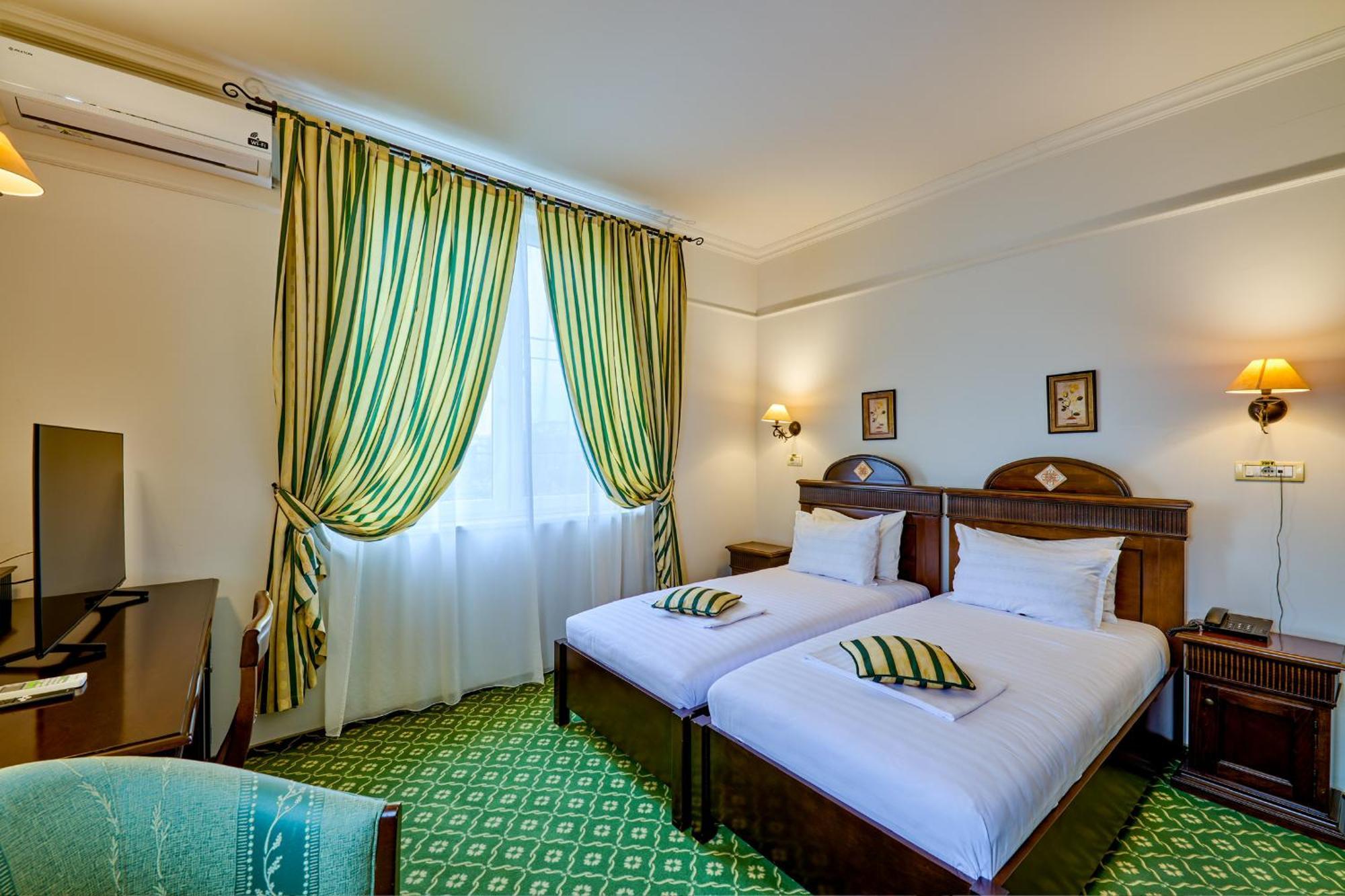 Hotel Classico Timisoara Bagian luar foto
