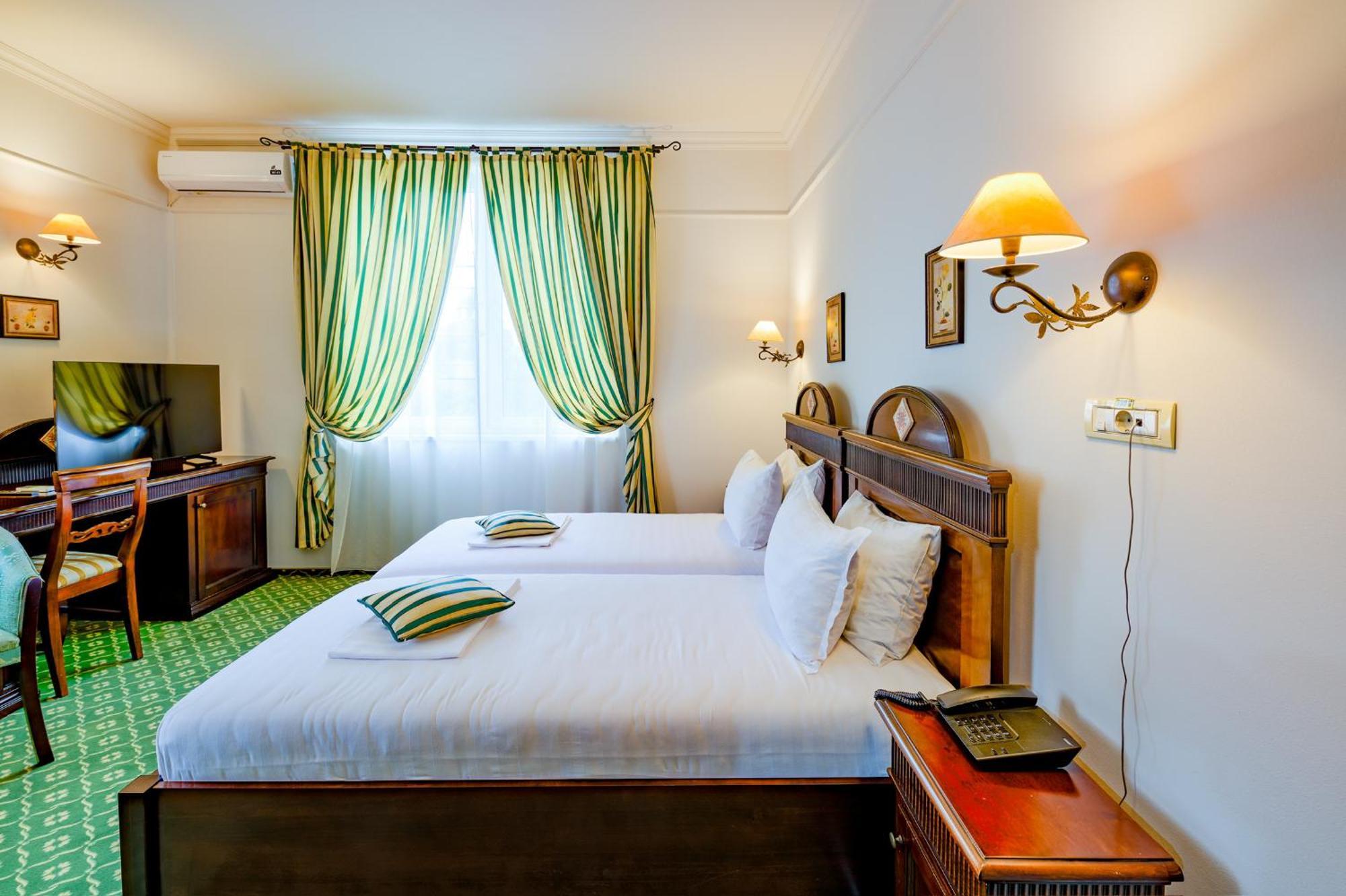 Hotel Classico Timisoara Bagian luar foto