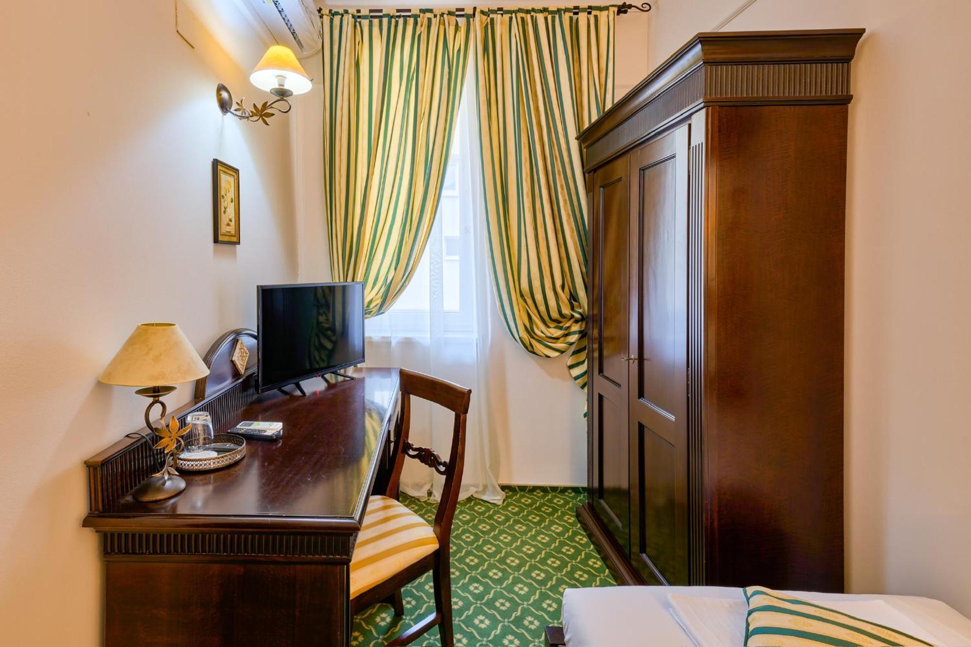 Hotel Classico Timisoara Bagian luar foto